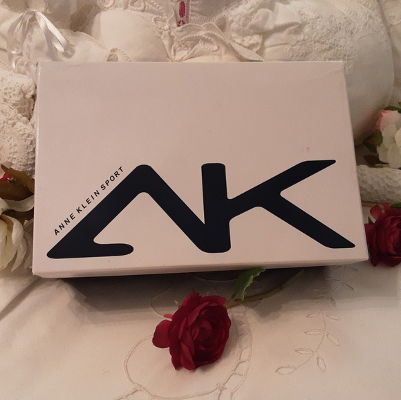 NEW, NEVER WORN, ANNE KLEIN MA OBSERVER BR OPEN TOE SLING HEELS SIZE 6 - Picture 16 of 16